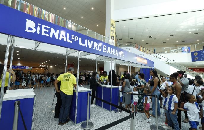 Bienal do Livro Bahia 2026 tem início e fortalece políticas de incentivo à leitura