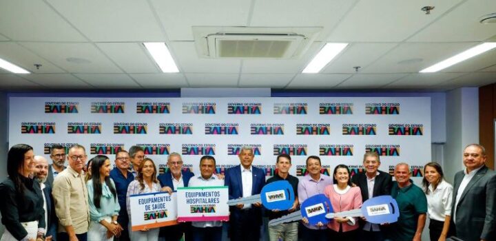 Caraíbas recebe vans para TFD e avança com novos investimentos em saúde, educação e infraestrutura