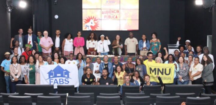 Aladilce cobra descontaminação da praia de São Tomé de Paripe