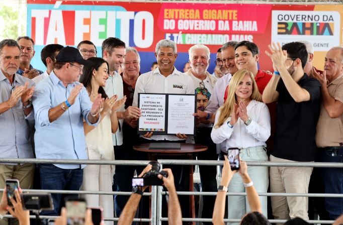 Governo do Estado entrega UBS e autoriza implantação do Sistema de Esgotamento Sanitário em Brumado