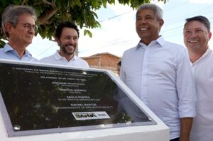 Leia mais sobre o artigo Em Milagres, Jerônimo Rodrigues une devoção, cultura e entregas para mobilidade e saúde