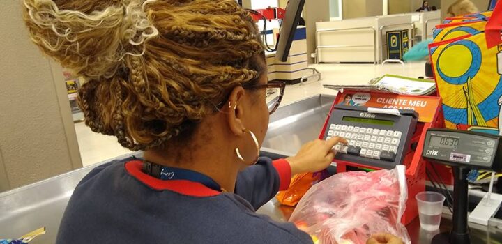 No trimestre encerrado em março, desocupação sobe para 6,1%