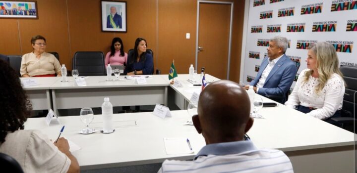 Jerônimo Rodrigues encaminha à Alba projeto de lei que garante piso do magistério acima do nacional