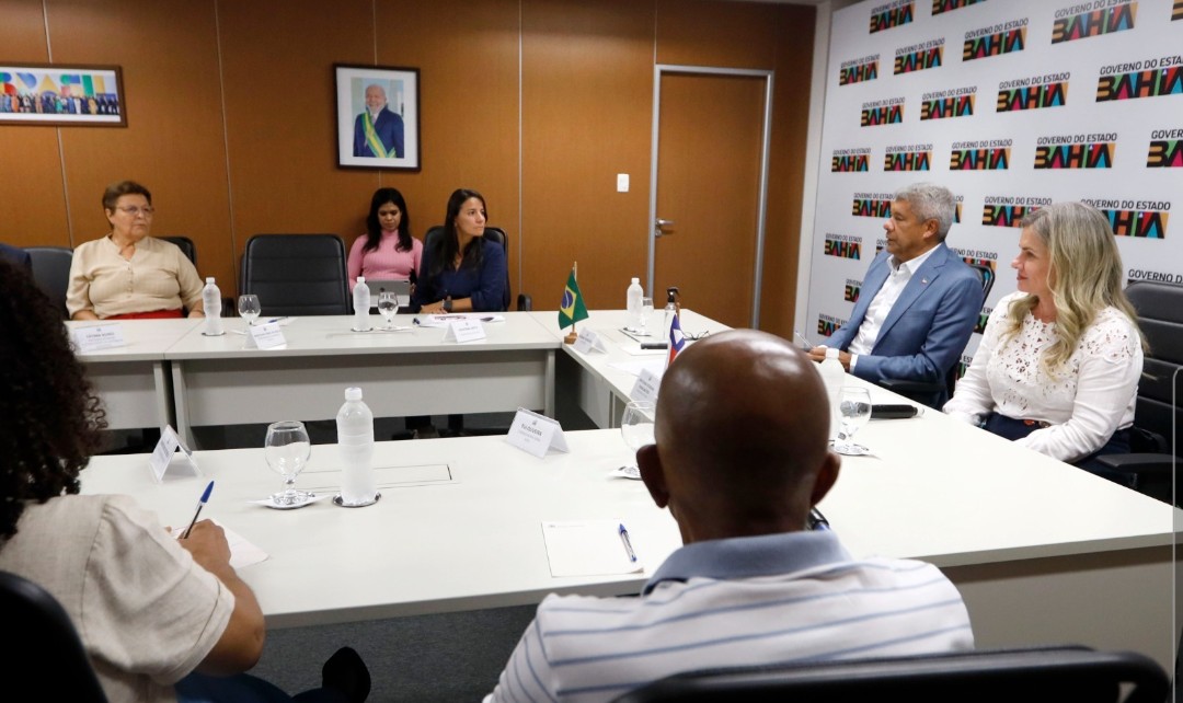 Jerônimo Rodrigues encaminha à Alba projeto de lei que garante piso do magistério acima do nacional