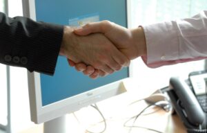 Leia mais sobre o artigo Brasil entra em nova era regulatória digital e eleva risco jurídico para empresas de tecnologia