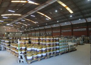 Leia mais sobre o artigo Alta do petróleo e instabilidade global pressionam custos da indústria de tintas no Brasil