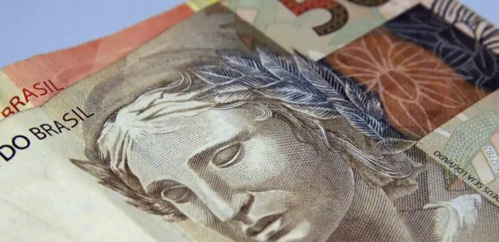 34% dos consumidores usaram nome de terceiros para fazer compras, aponta CNDL/SPC Brasil