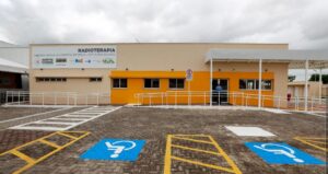 Leia mais sobre o artigo Governo da Bahia entrega serviço de radioterapia e consolida Hospital Estadual Costa das Baleias