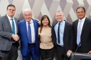 Leia mais sobre o artigo CCJ do Senado aprova a PEC&nbsp; 19 da Enfermagem