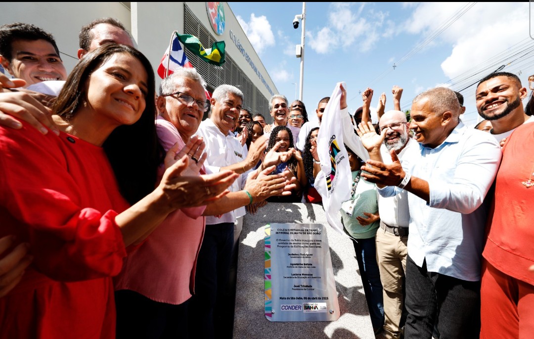 Jerônimo inaugura escola de tempo integral e autoriza pacote de obras para ampliar infraestrutura em Mata de São João
