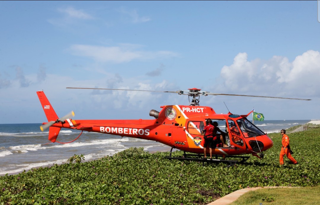 Capacitação aprimora bombeiros militares para integração entre salvamento aquático e aéreo