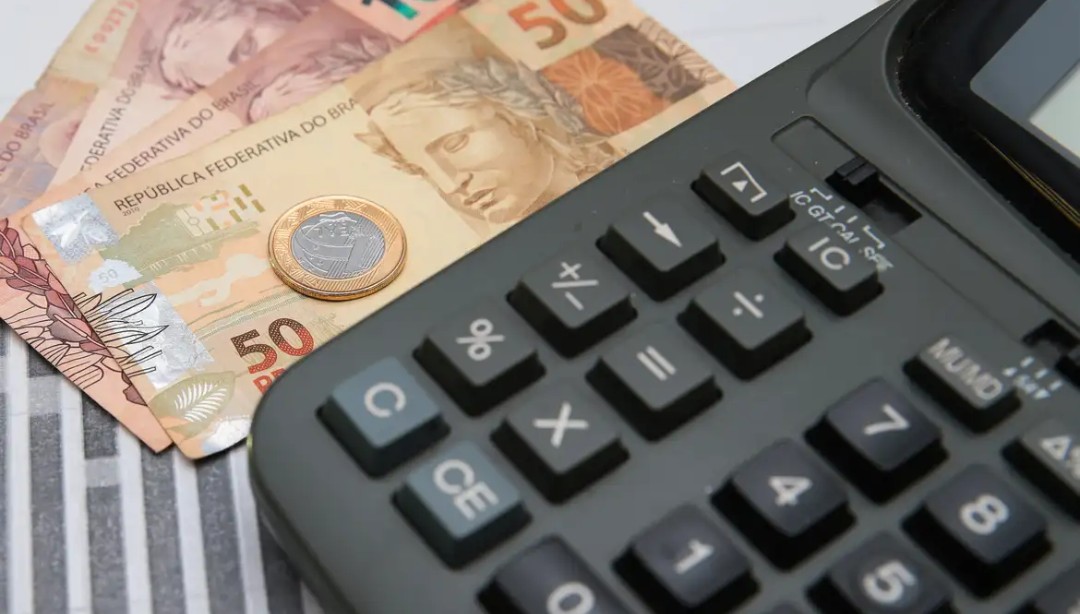 Carga tributária bruta do Governo Geral atinge 32,40% do PIB em 2025