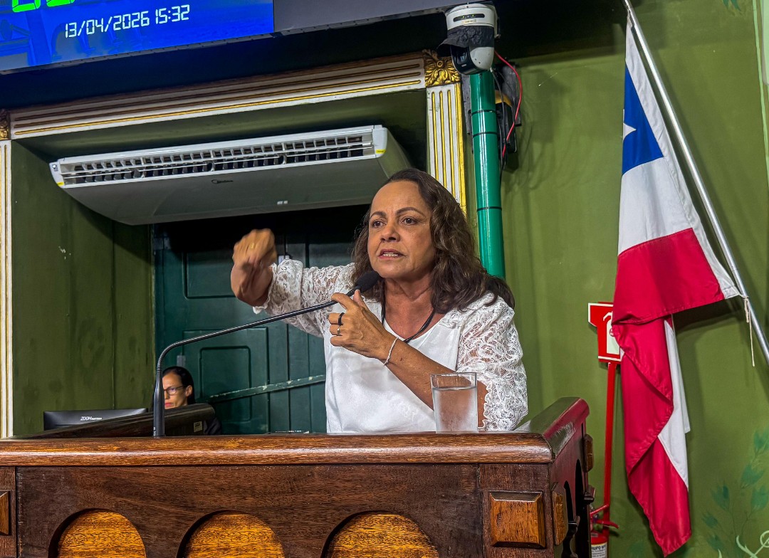 Aladilce denuncia descaso da prefeitura com a educação