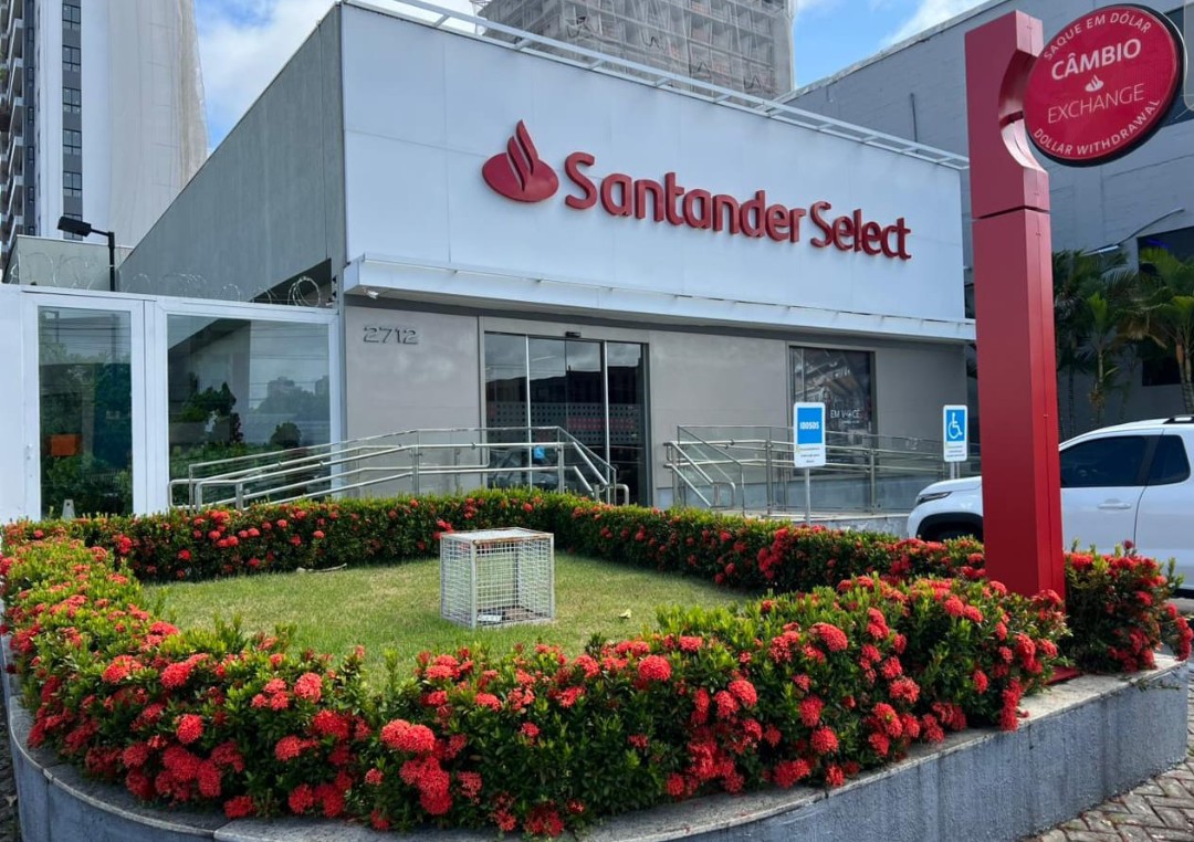 Santander lança programa de capacitação para PcDs para atuar em assessoria de investimentos na Bahia