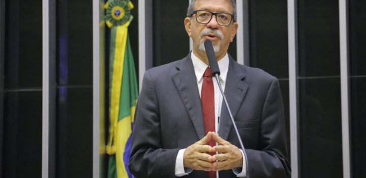 Afonso Florence se torna embaixador de campanha nacional pelo fim da escala 6×1