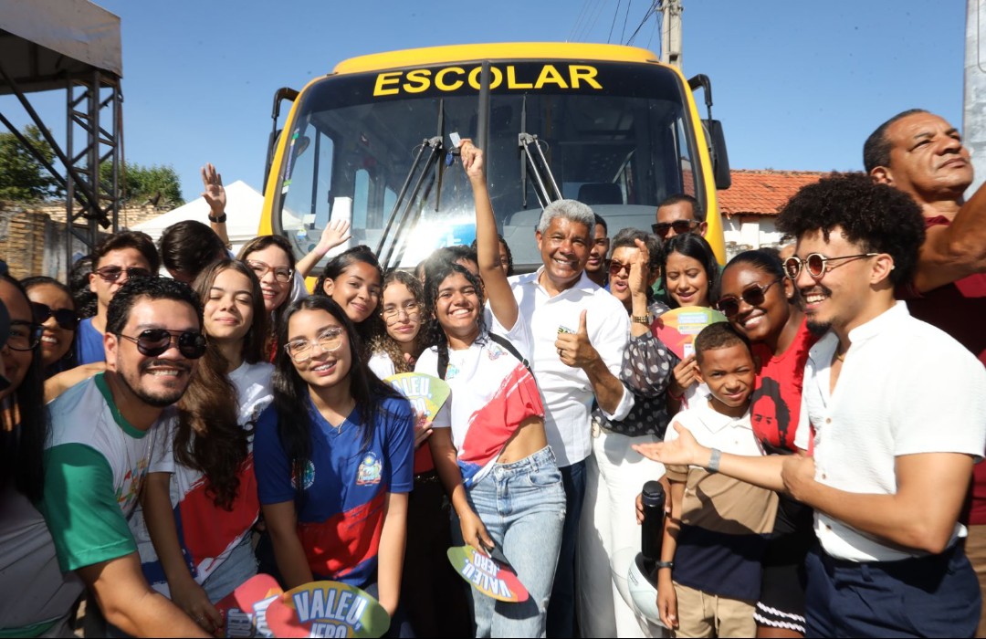 Em Carinhanha, Jerônimo Rodrigues autoriza obra de abastecimento de água pelo Novo PAC