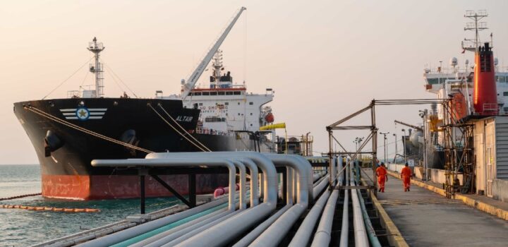 CNI: Transporte de contêineres por cabotagem pode reduzir em até 8,2% as emissões do setor