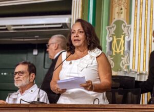 Leia mais sobre o artigo Aladilce cobra da SEMAN resultado de contratos milionários: “A cidade alagou na primeira chuva”