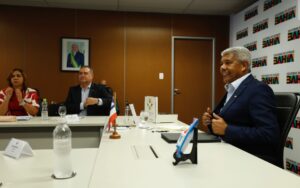 Leia mais sobre o artigo Poções recebe novos equipamentos e governador discute avanços para o município