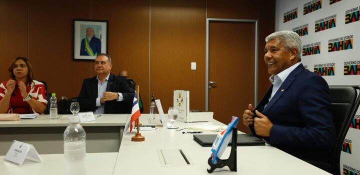 Poções recebe novos equipamentos e governador discute avanços para o município