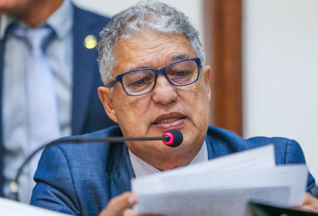 Rosemberg destaca chegada de equipamentos e rebate descrença sobre Ponte Salvador-Itaparica