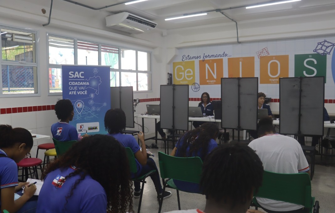 SAC realiza atendimento especial em escolas estaduais de Feira de Santana