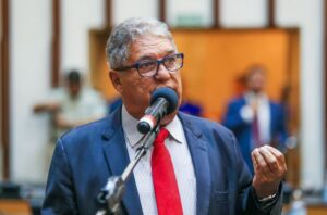 Leia mais sobre o artigo Rosemberg aponta contradição em discurso de ACM Neto sobre pobreza na Bahia