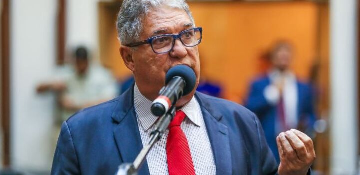 Rosemberg aponta contradição em discurso de ACM Neto sobre pobreza na Bahia