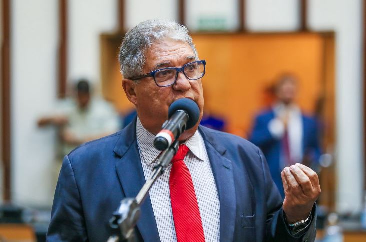 Rosemberg aponta contradição em discurso de ACM Neto sobre pobreza na Bahia
