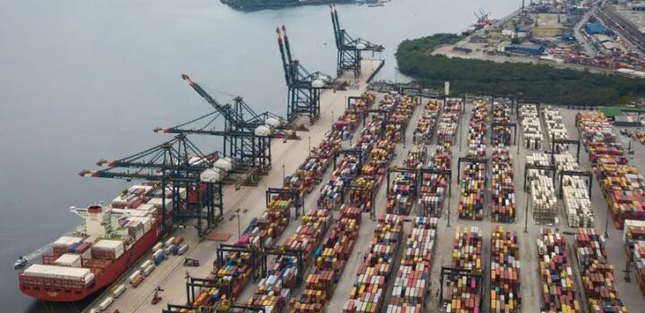 Balança comercial tem superávit recorde para meses de abril