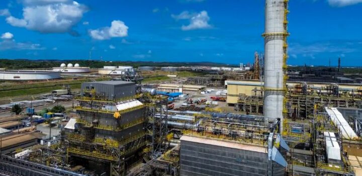 Refinarias da Petrobras operam com mais de 100% de capacidade