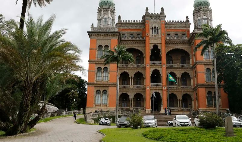 Justiça Federal manda derrubar perfis com desinformação sobre Fiocruz