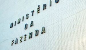 Leia mais sobre o artigo Fazenda eleva para 4,5% estimativa de inflação com guerra e petróleo