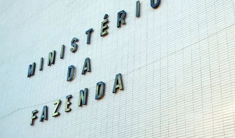 Fazenda eleva para 4,5% estimativa de inflação com guerra e petróleo