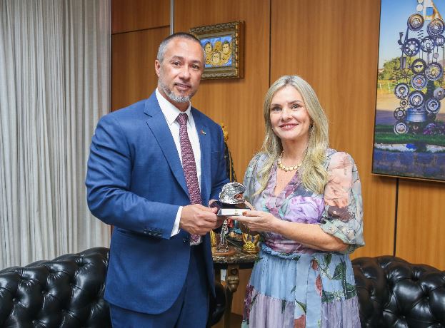 Presidente Ivana Bastos recebe visita oficial do embaixador dos Emirados Árabes Unidos no Brasil