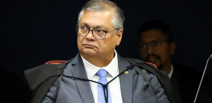 Dino dá 10 dias para governo mostrar plano de combate a incêndios