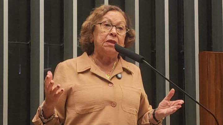 “Desespero da oposição é ver a Bahia avançar”, dispara Lídice da Mata em duro discurso na Câmara