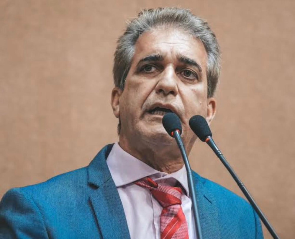 Declaração de Caiado sobre contaminação de Flávio pelo envolvimento com Vorcaro respinga em ACM Neto na Bahia