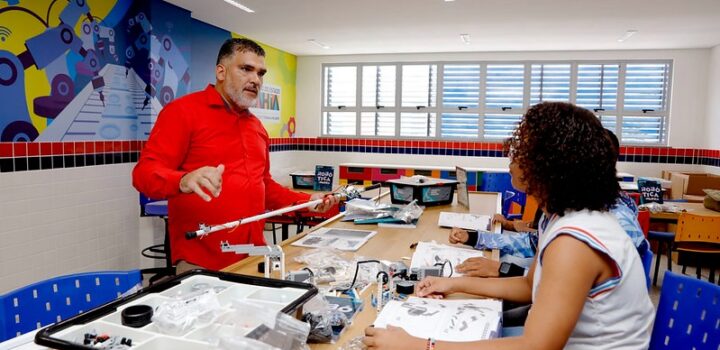 Governo envia à Alba projetos de lei para valorização de servidores da educação, meio ambiente e defesa agropecuária