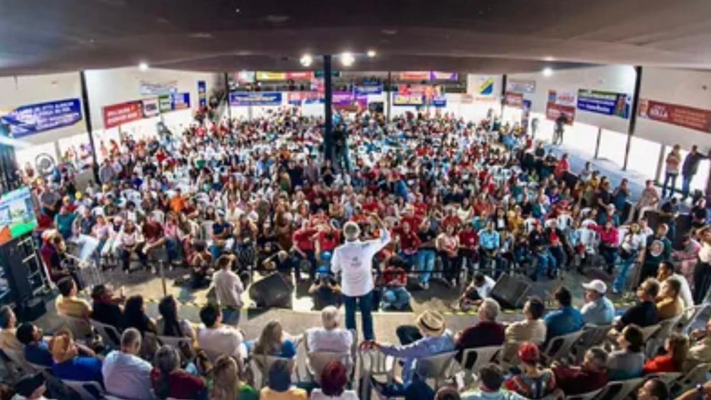 PGPs mostram força política de Jerônimo e proximidade com prefeitos e população