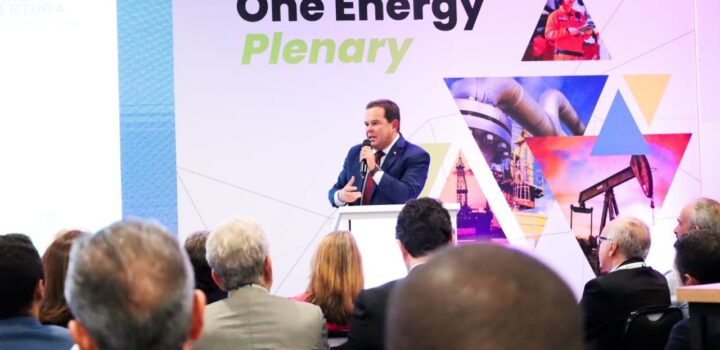 Geraldinho destaca liderança da Bahia na nova economia energética durante abertura do Bahia Oil & Gas Energy 2026