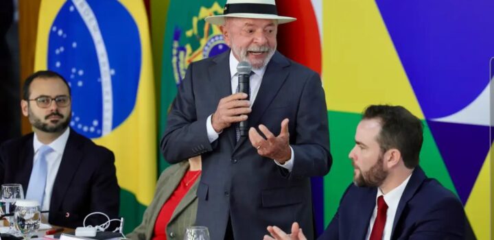 Lula anuncia novo Desenrola para quem ganha até R$ 8,1 mil