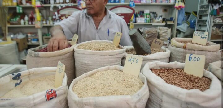 Mercado eleva previsão da inflação para 4,89% este ano