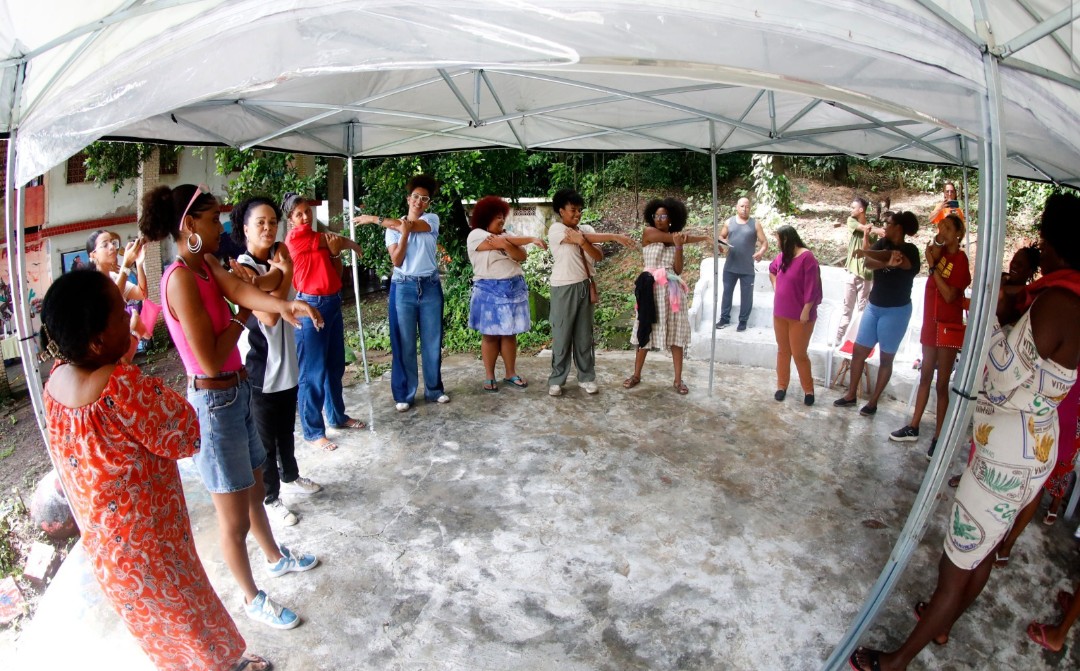 Comunidades do entorno das obras do VLT participam de ação especial em homenagem ao Dia das Mães