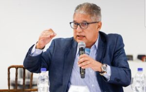Leia mais sobre o artigo Rosemberg cobra explicações de ACM Neto sobre elo político com investigados do Banco Master