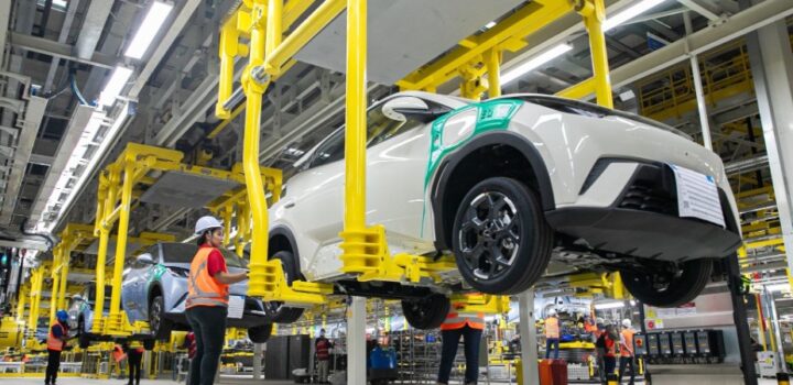 BYD realiza, em Dias d’Ávila (BA), processo seletivo para preencher 150 vagas de operador de produção