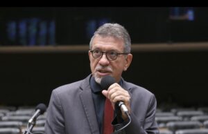 Leia mais sobre o artigo Afonso Florence destaca presença histórica de Jerônimo nos municípios e critica “cópia sem credibilidade” de ACM Neto