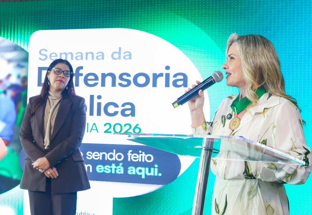 Ivana Bastos recebe Medalha de Honra ao Mérito Defensorial e destaca a força das mulheres e o papel da Defensoria Pública