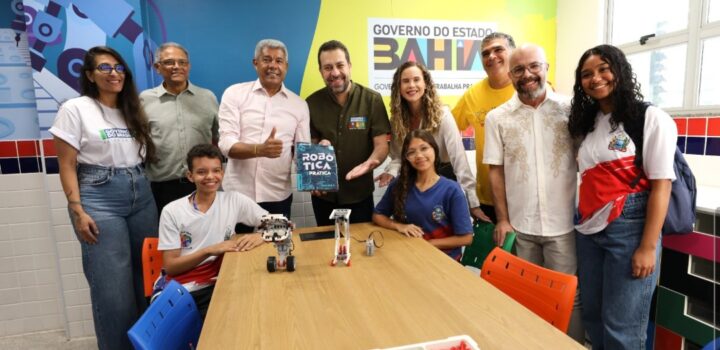 Jerônimo Rodrigues visita escola estadual de referência em tempo integral com ministro Guilherme Boulos