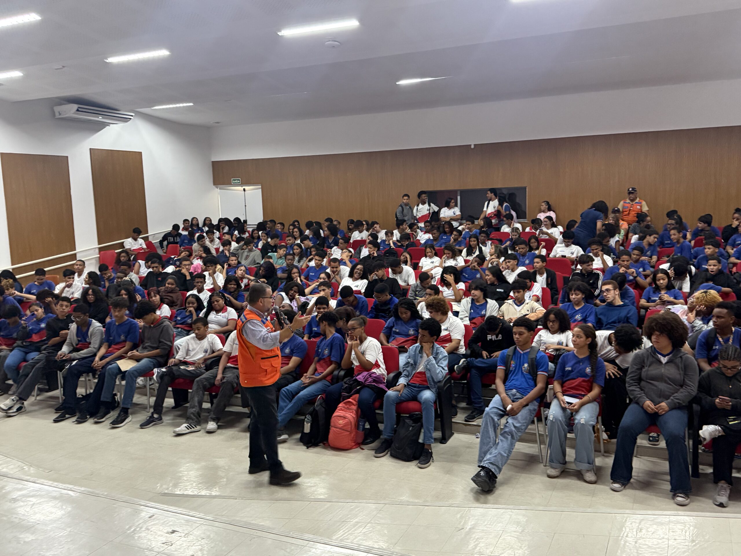 Projeto “Defesa Civil na Escola” promove formação preventiva para estudantes